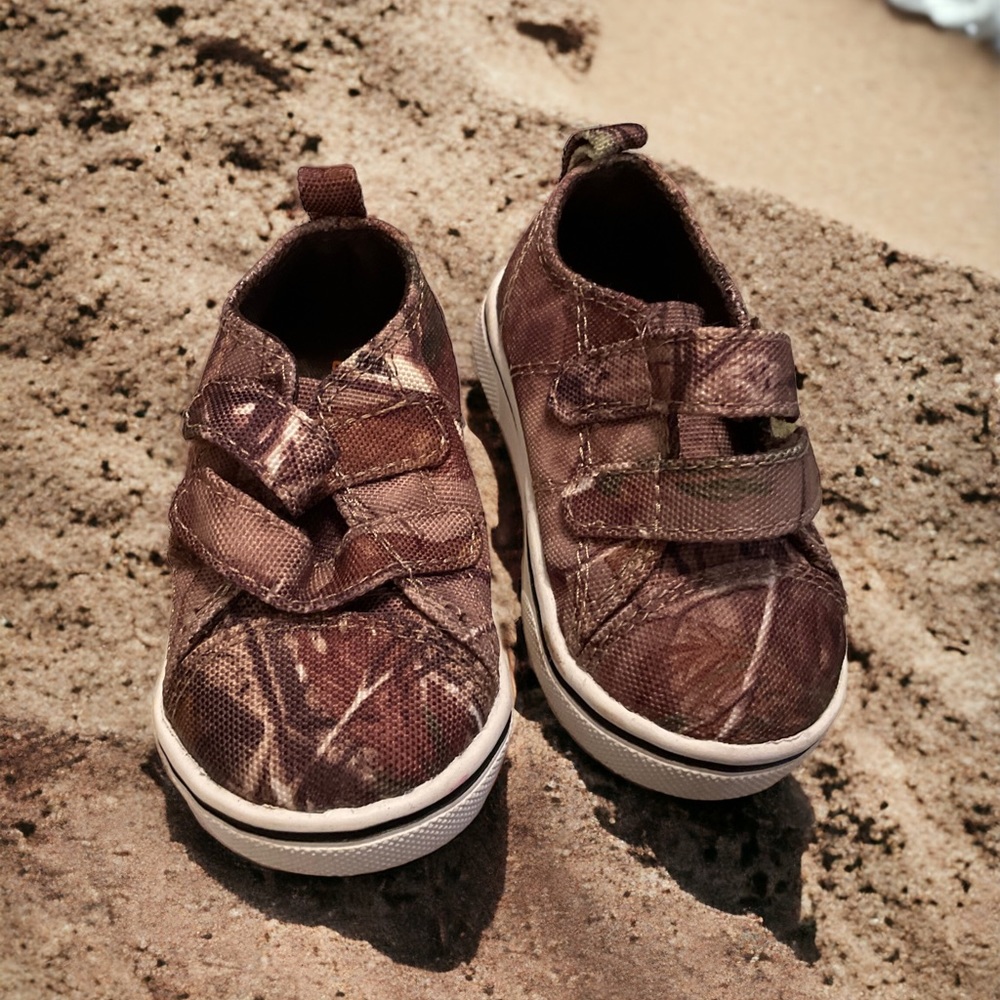 Boys shoes